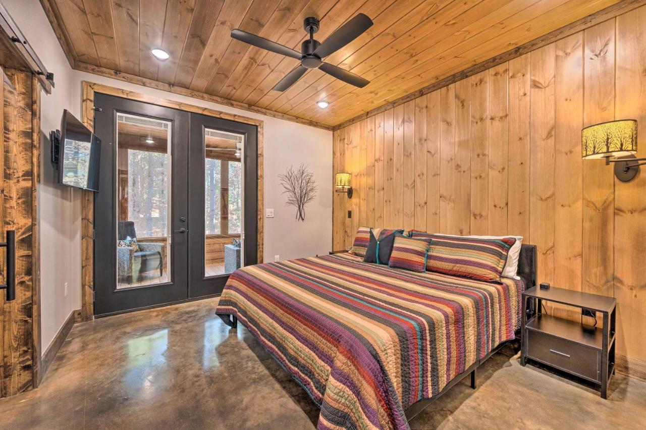 Broken Bow Lazy Dog Lodge With Hot Tub, Pool Table מראה חיצוני תמונה