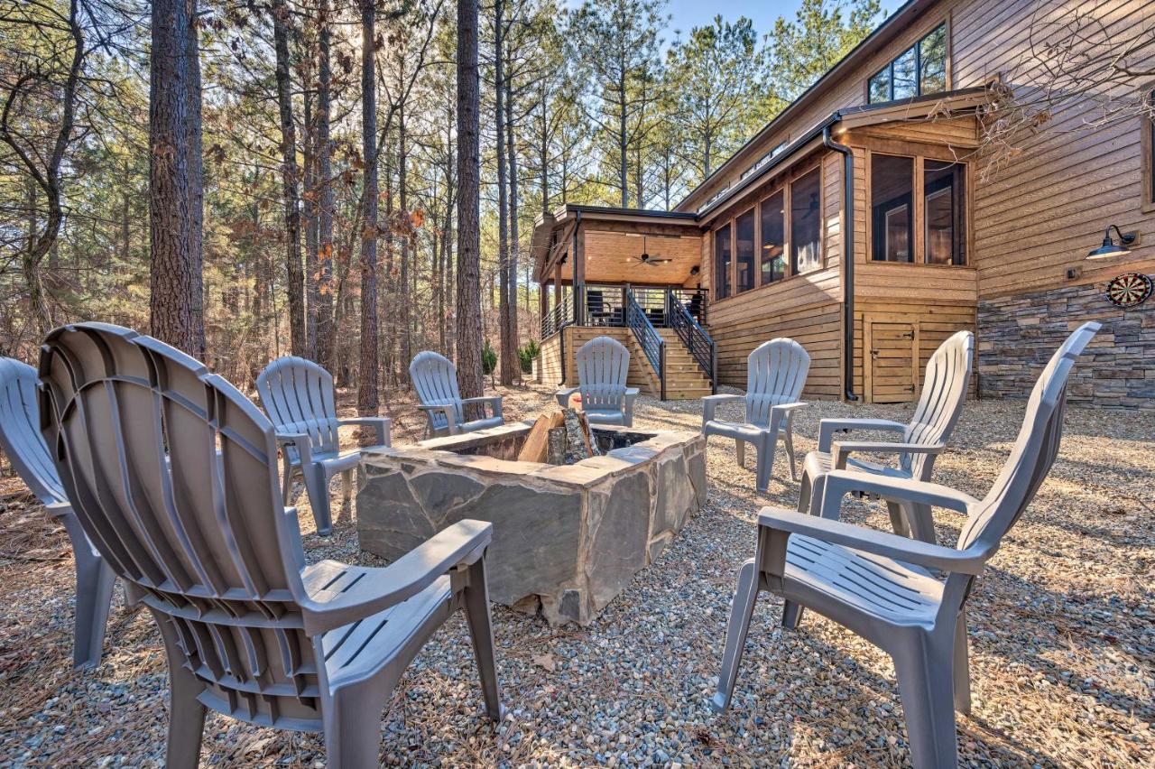 Broken Bow Lazy Dog Lodge With Hot Tub, Pool Table מראה חיצוני תמונה